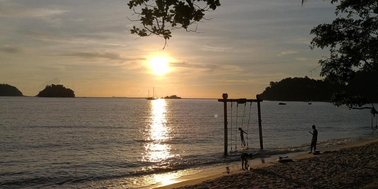 Fun Studio Pangkor Pekan Pangkor ภายนอก รูปภาพ